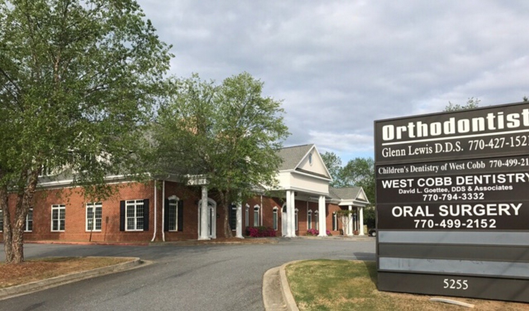 Looking for the best oral surgeon in West Cobb County?